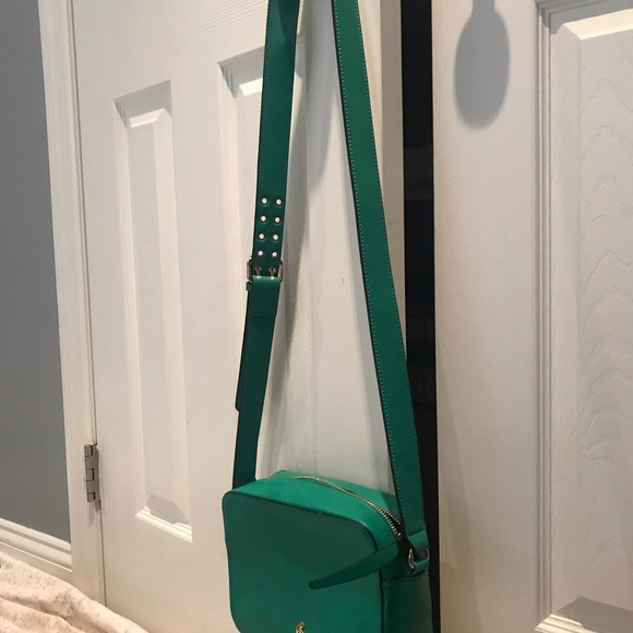 Women’s cross body - Picture 2 of 10